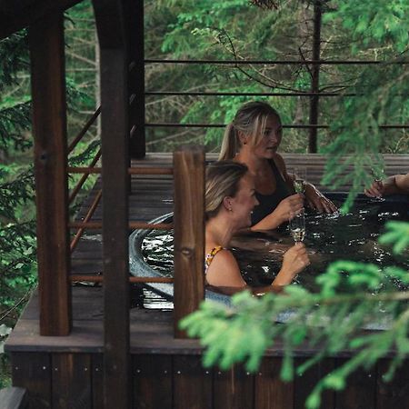 Hyssna Forest Resort Esterno foto